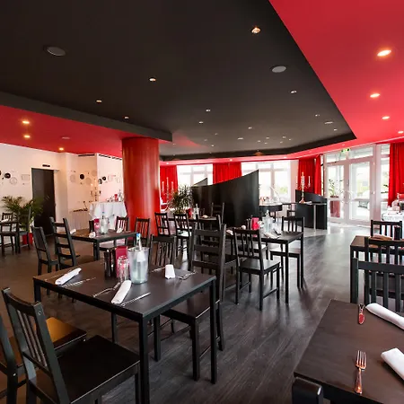 Dormero Airport Hotel 4*