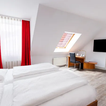 Hotel Dormero Airport