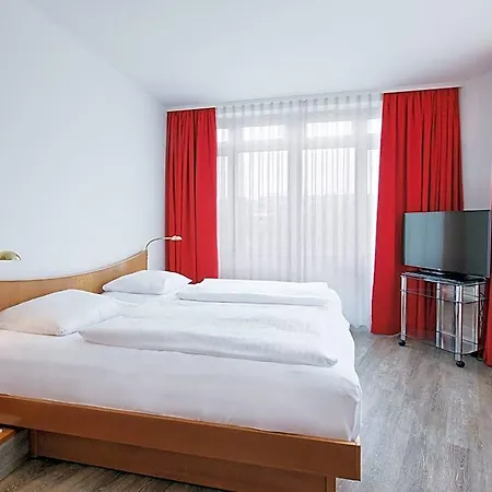 Dormero Airport 4*