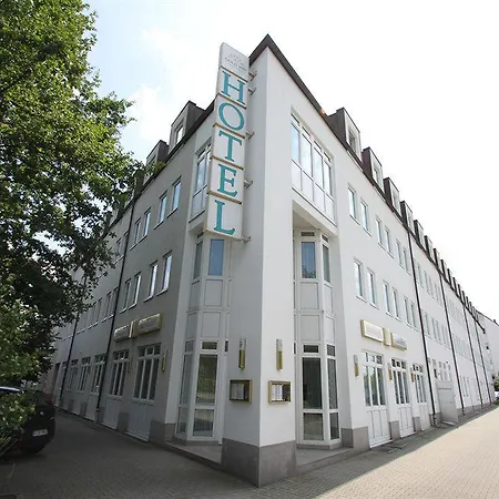 Dormero Airport Hotel 4*