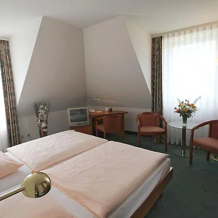 Hotel Dormero Airport 4*