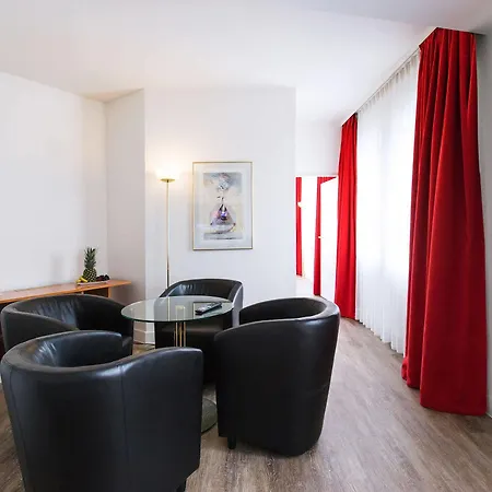 Dormero Airport Hotel 4*
