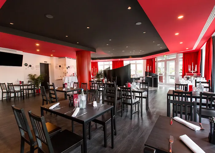 Dormero Airport Hotel 4*